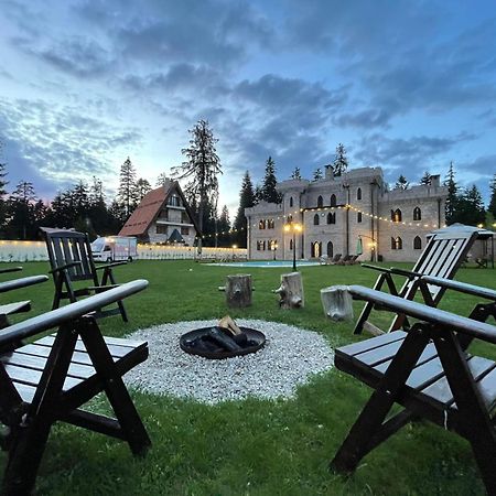 The Castle - Your Unique Way Of Retreat Borowez Exterior foto